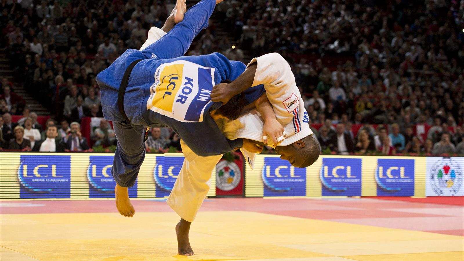 Démonstration de nage waza, grandes projections du judo en action, techniques et progression avancée