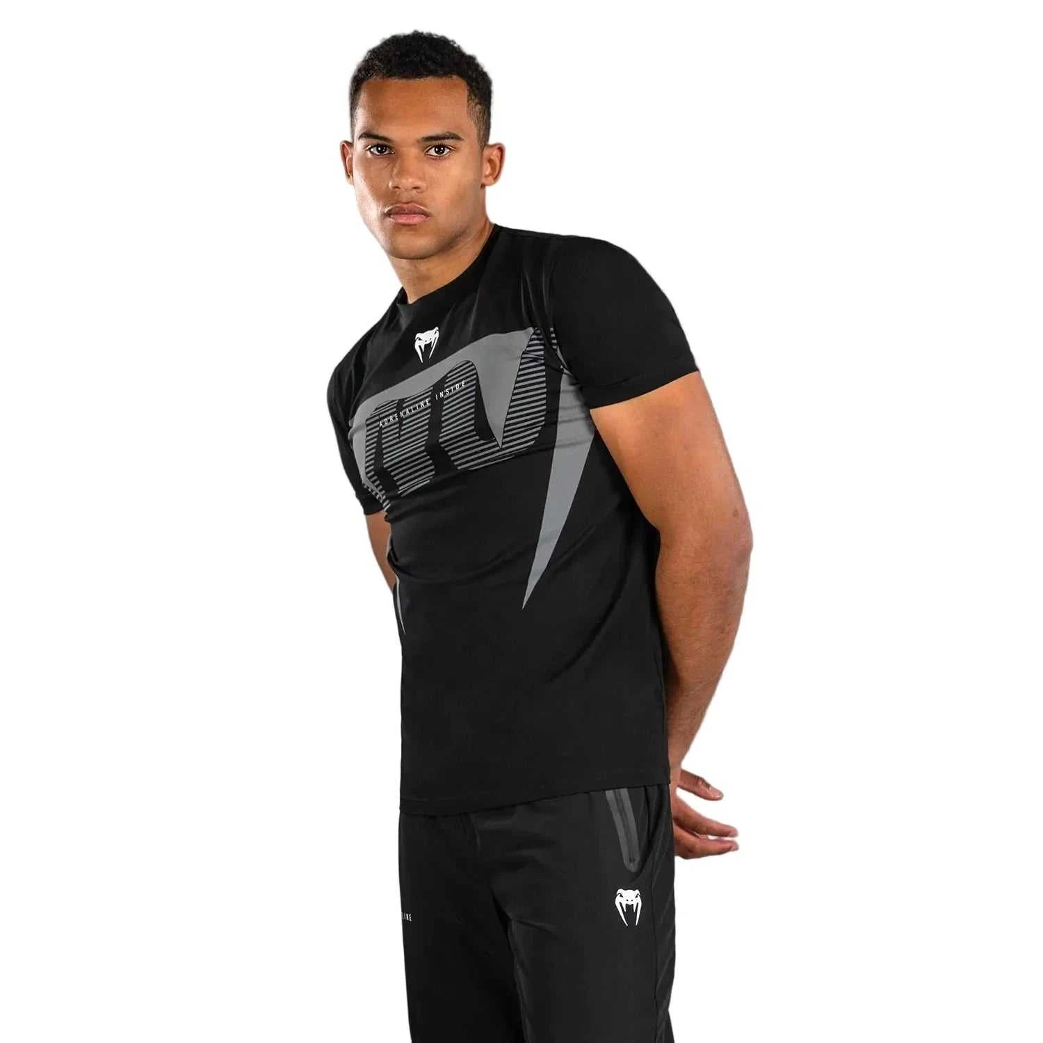 T-shirt Venum Adrenaline noir argent gris, confortable et respirant pour sport