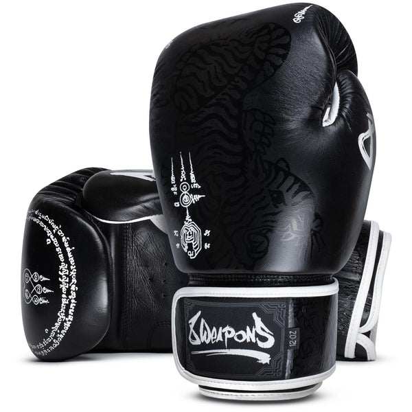 Gants de boxe 8 WEAPONS Sak Yant Big Tiger noirs en cuir véritable avec mousse multicouche et fermeture Velcro large