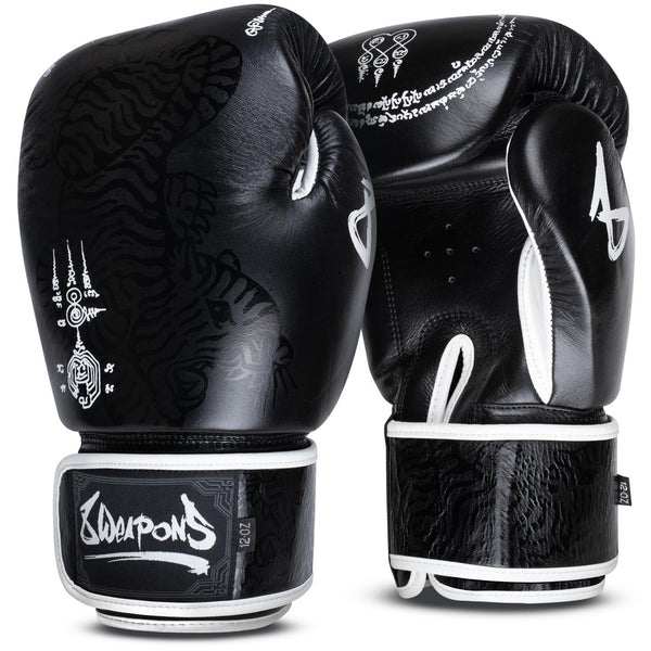 Gants de boxe 8 WEAPONS Sak Yant Big Tiger en cuir noir pour boxe, Muay Thaï et kickboxing