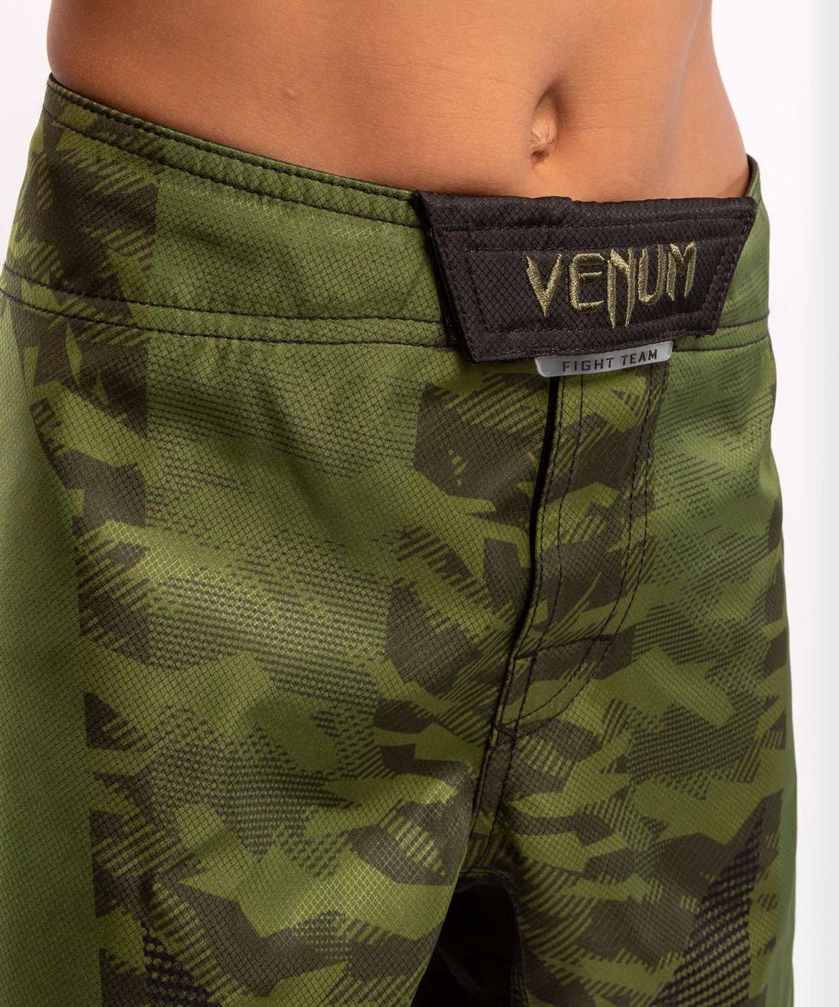 Fightshort enfant Venum Trooper camouflage forêt noir pour MMA et sports de combat