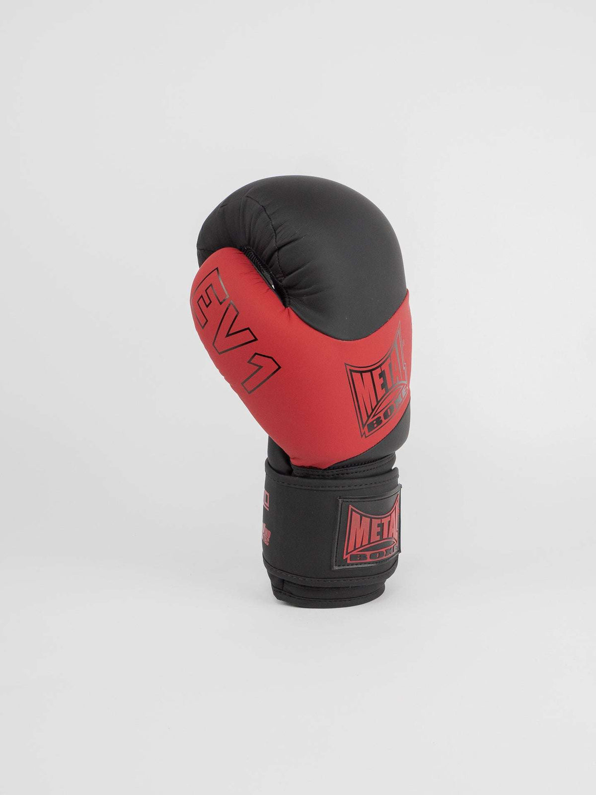 Gants de boxe EV1 Metal Boxe noir et rouge pour entraînement et compétition, mousse haute densité et fermeture velcro