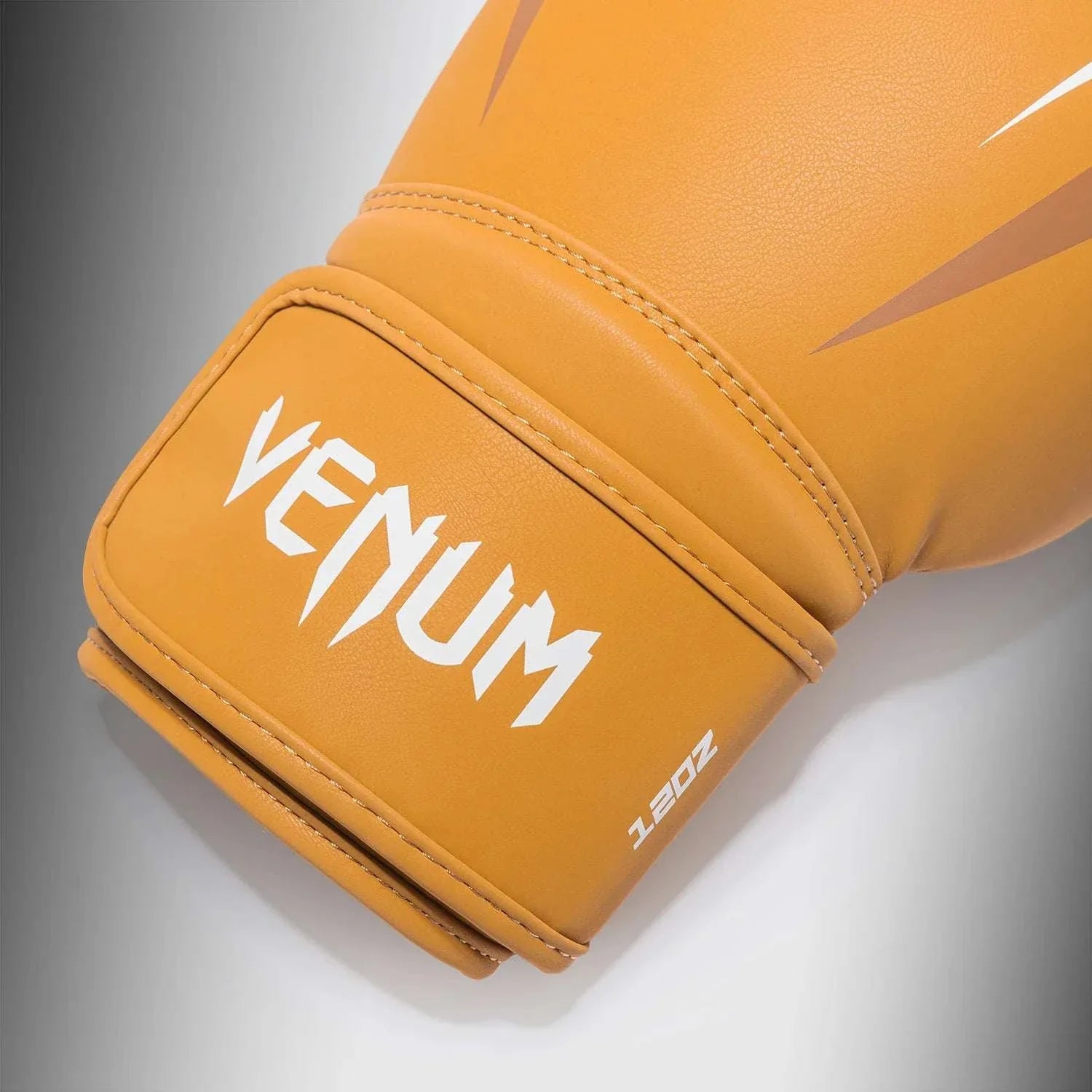 Gants de boxe VENUM Hurricane en cuir synthétique avec mousse triple densité pour absorption des chocs et maintien sécurisé au poignet