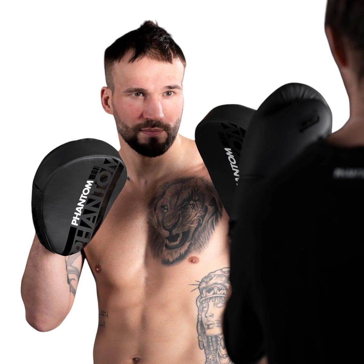 Raquettes de boxe APEX Phantom Athletics noires légères et rembourrées pour entraînement précis en boxe et sports de combat