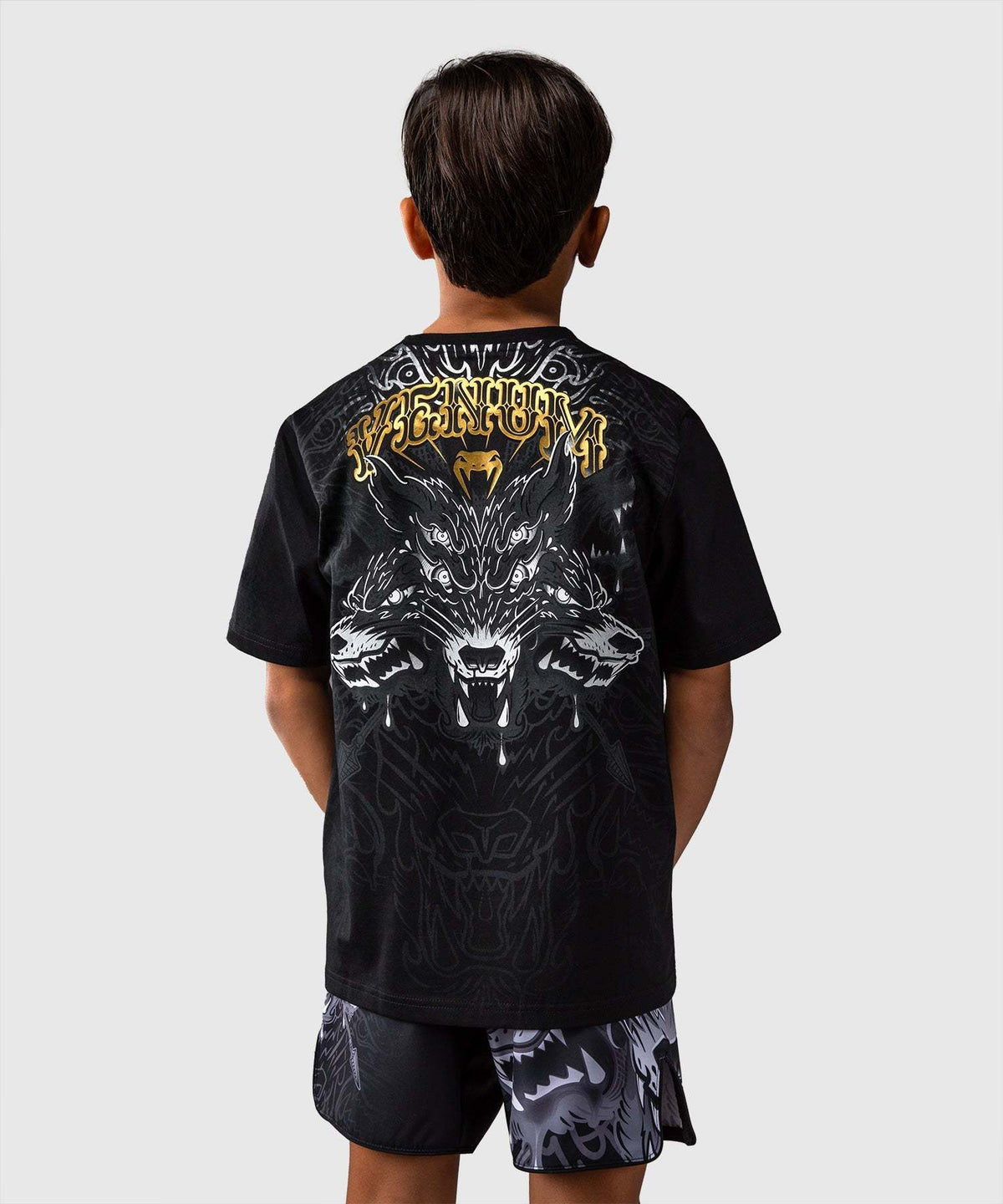 T-shirt enfant Venum Wolf Atak noir et gris avec design loup sportif et confort optimal