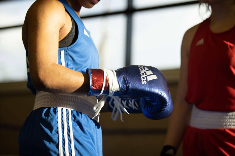 Adidas équipement martial sur tatamis et rings d'arts martiaux