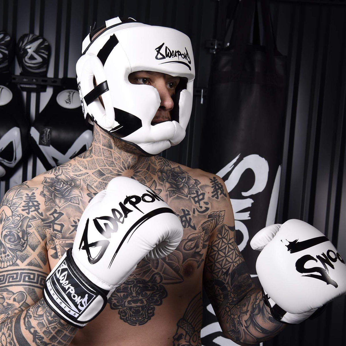 Casque de boxe 8 WEAPONS Unlimited blanc et noir avec protection renforcée et ajustement précis