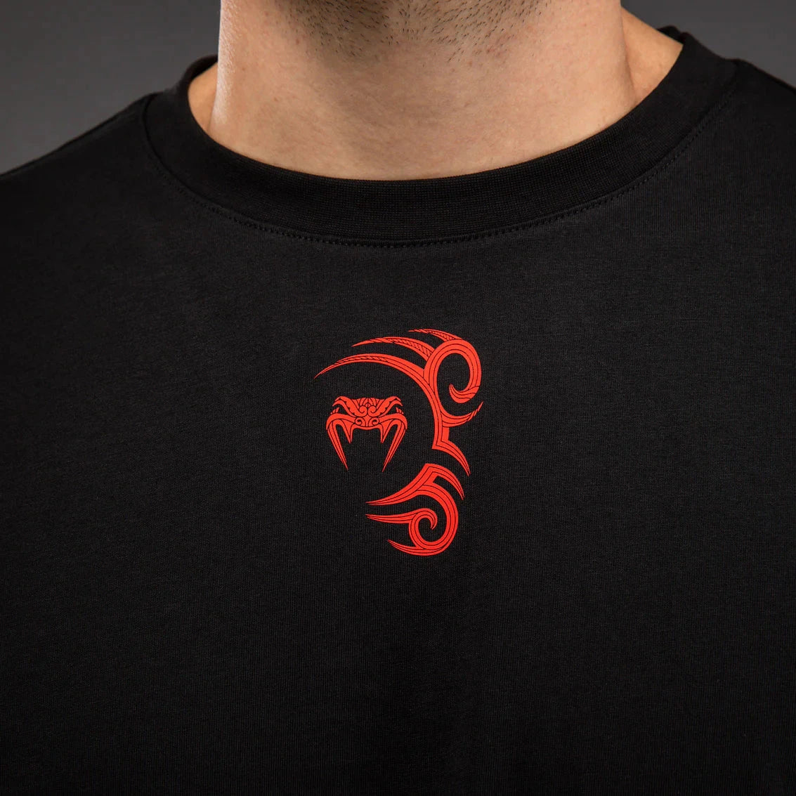 T-shirt Venum x Mike Tyson noir avec motif tigre iconique pour boxe et sports de combat