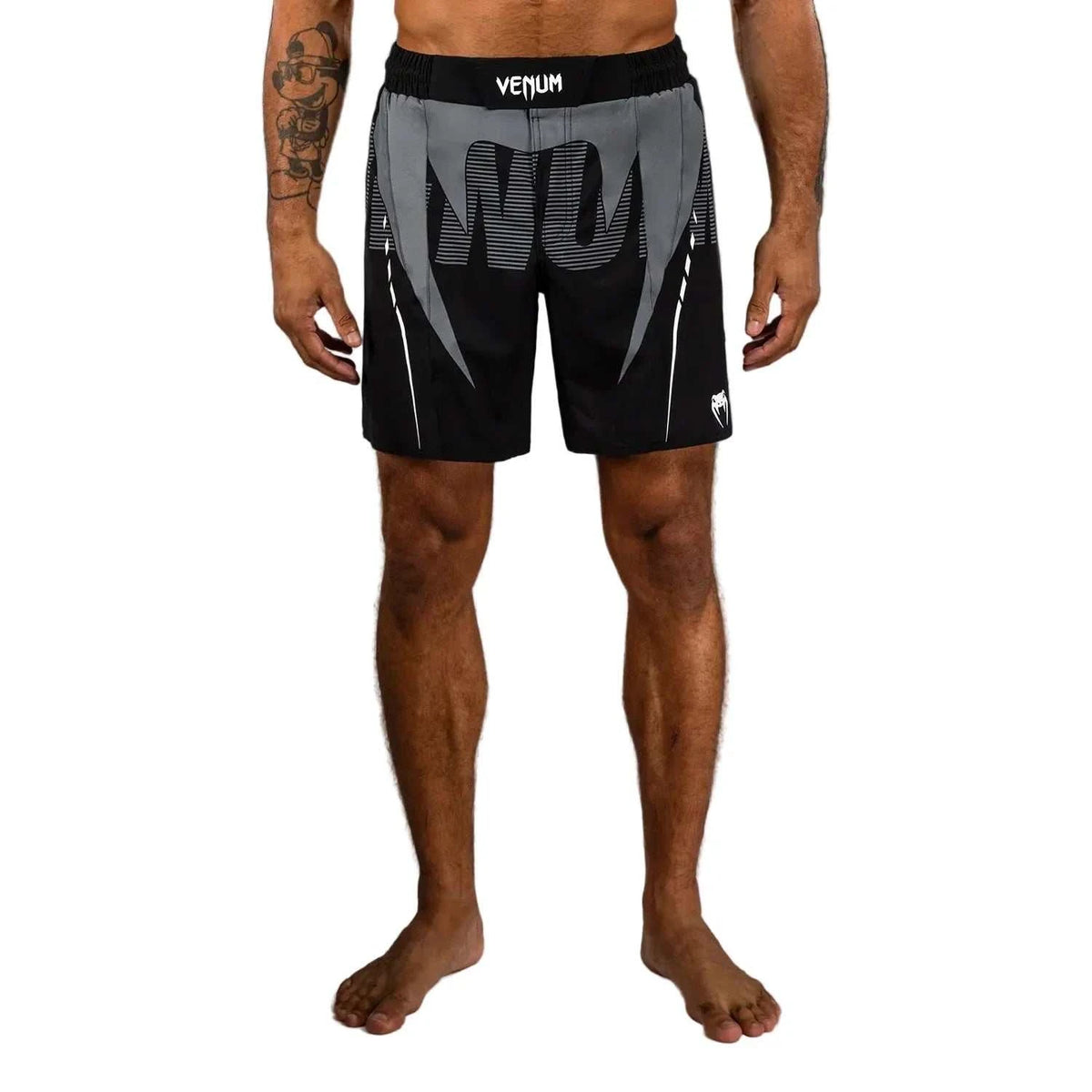 Fightshorts Venum Adrenaline noir argent gris pour MMA et sports de combat