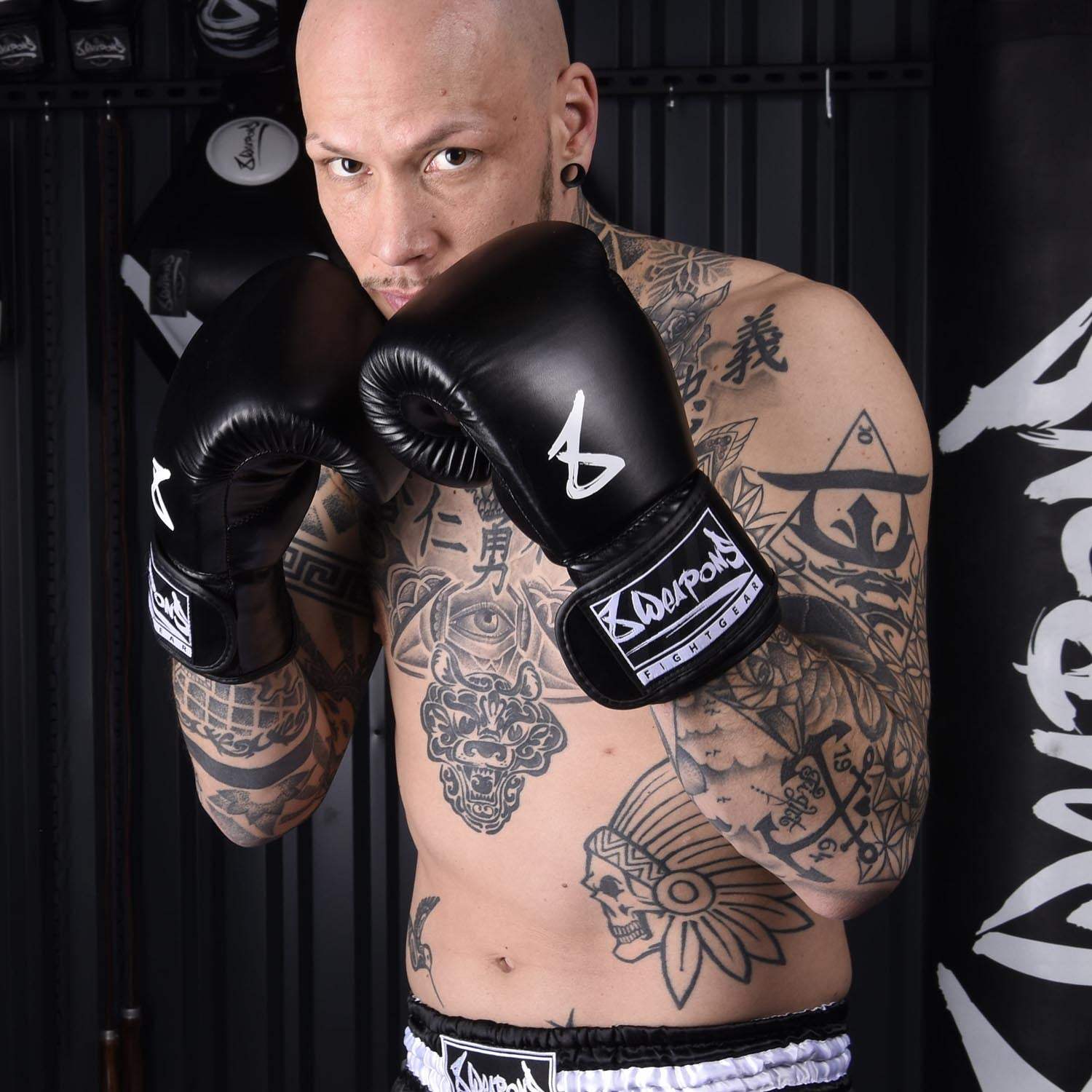 Gants de boxe 8 WEAPONS PURE noirs et blancs avec mousse haute densité et fermeture velcro large