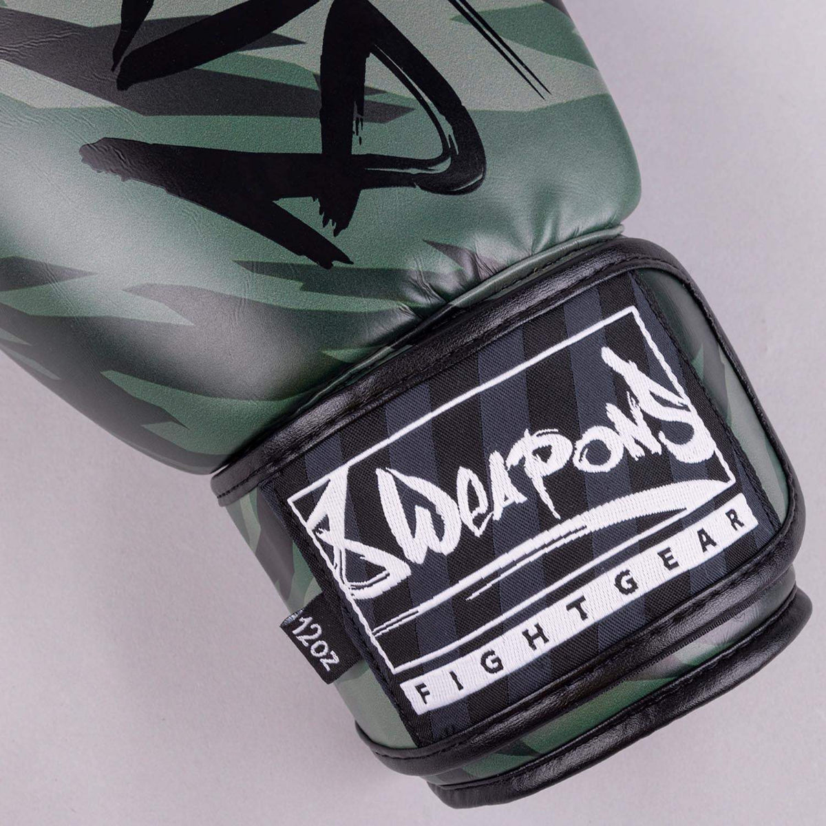 Gants de boxe 8 WEAPONS Unlimited 2.0 camouflage urbain robustes avec maintien du poignet et absorption des chocs