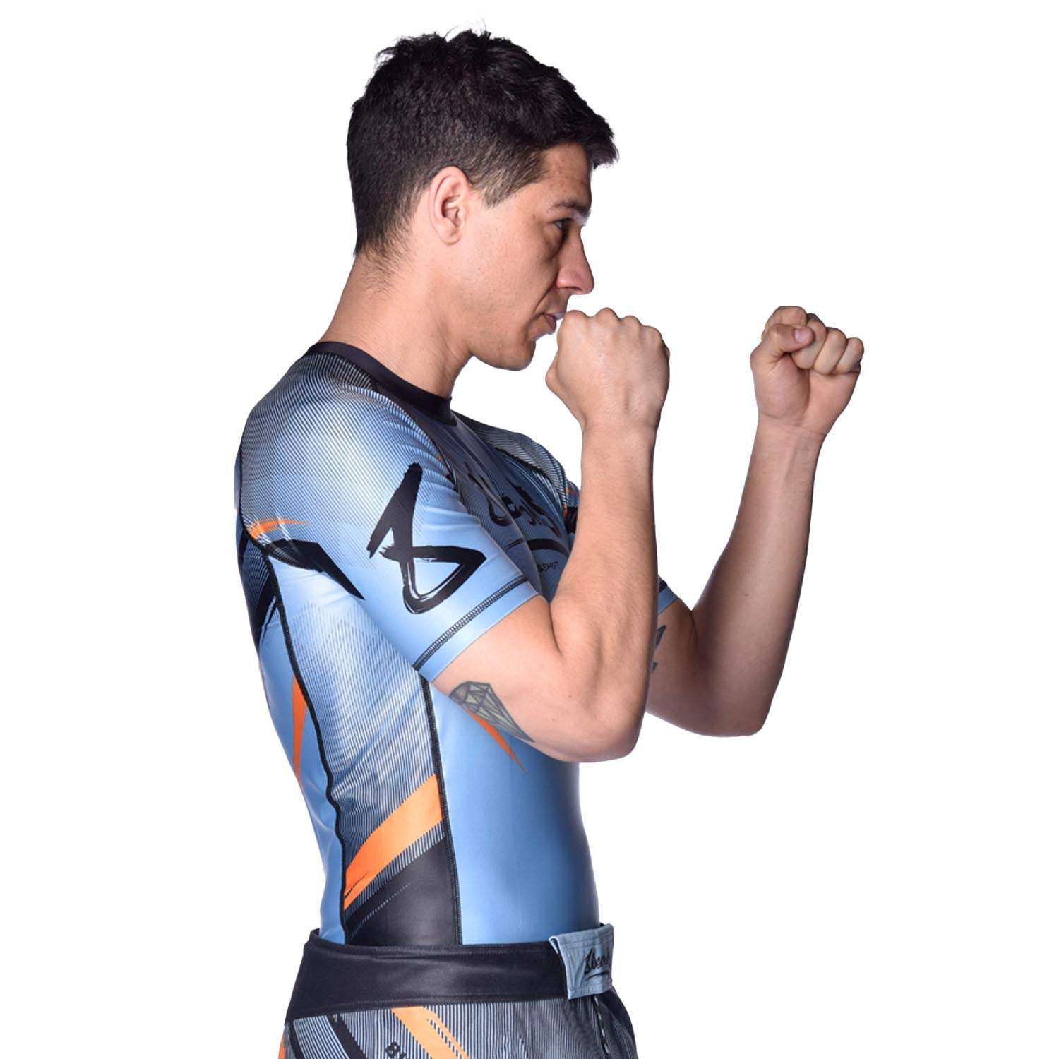 Rashguard manches courtes 8 WEAPONS gris glacé orange coupe ergonomique compression sportive