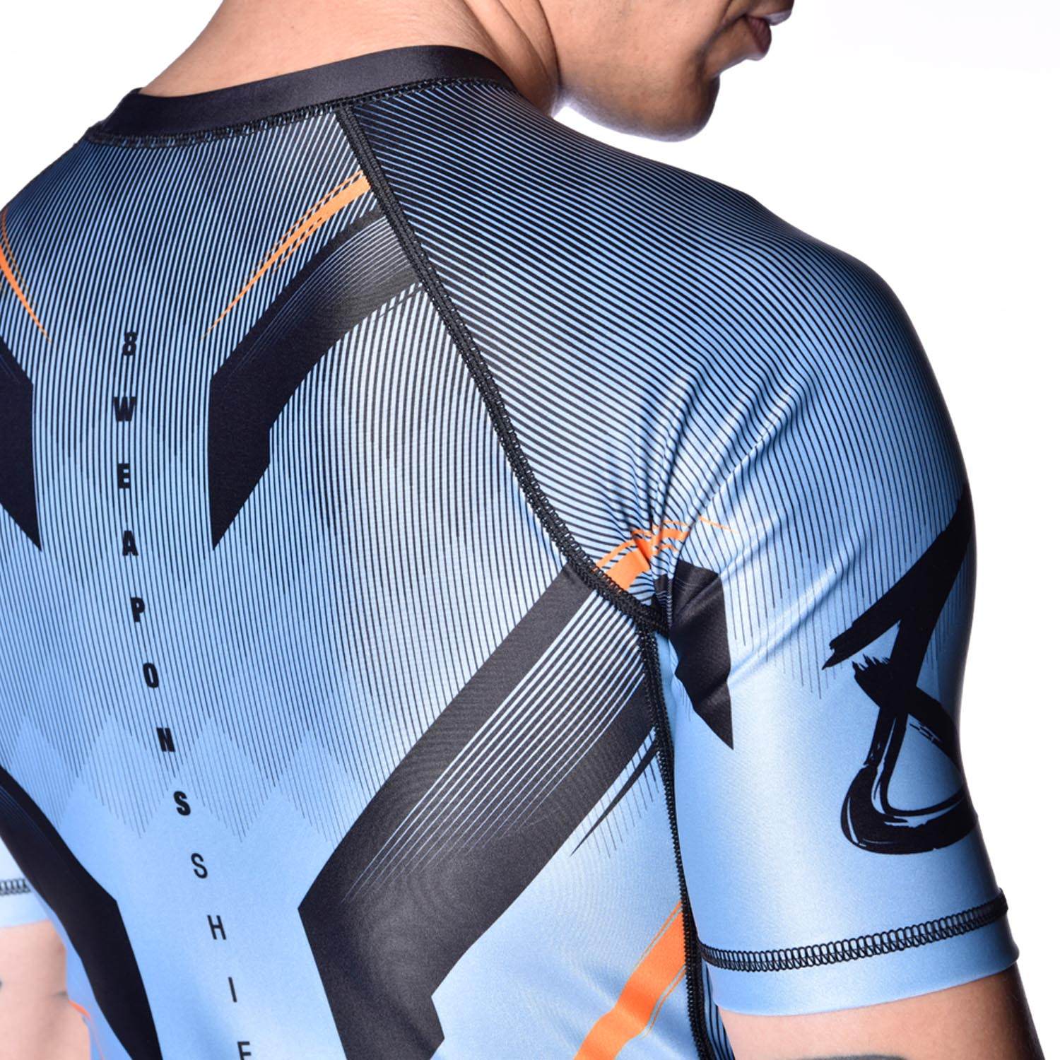 Rashguard manches courtes 8 WEAPONS Shift gris glacé orange coupe ergonomique compression sportive