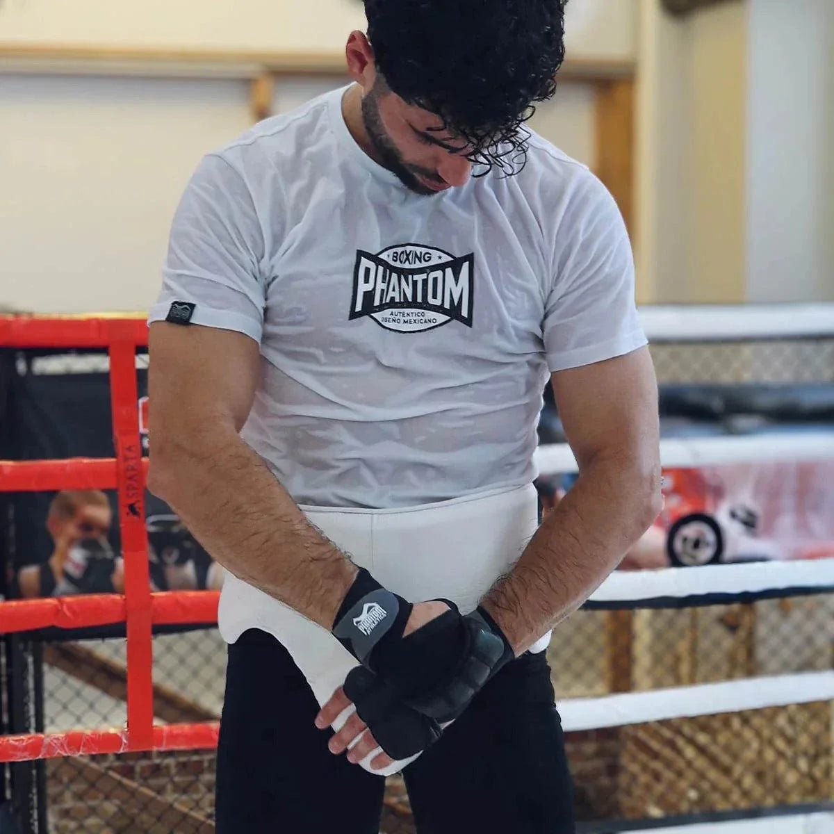 Bandages Fastwraps Speed noirs Phantom Athletics pour protection et stabilité du poignet en boxe, MMA, kickboxing.