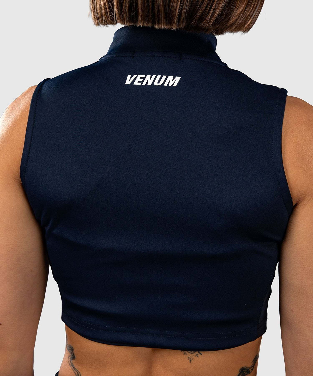 Crop top pour femme Venum Sculpt Shape bleu marine, haut technique pour training et fitness, confort et liberté de mouvement
