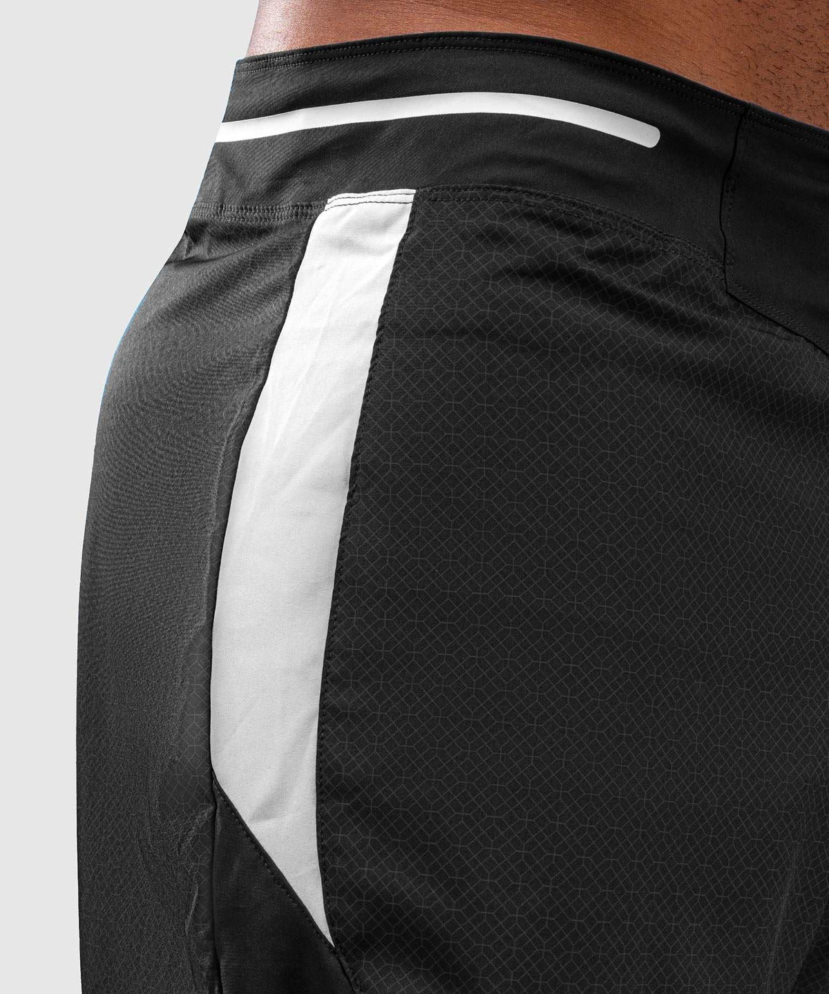 Fightshort Venum x Roger Gracie Academy noir résistant et flexible pour MMA et jiu-jitsu.