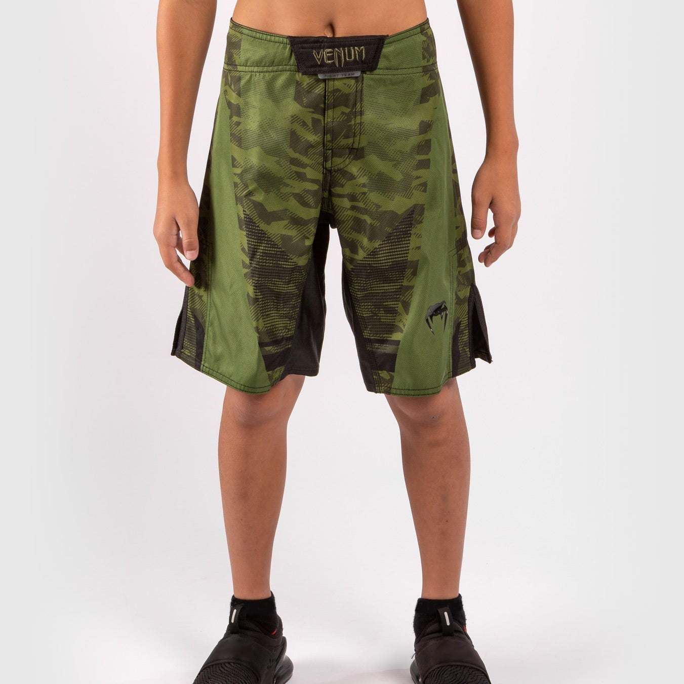 Fightshort enfant Venum Trooper kaki noir camouflage forêt pour sports de combat