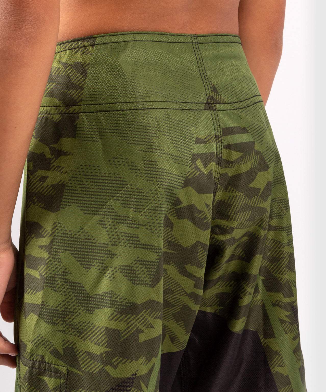 Fightshort enfant Venum Trooper camouflage forestier noir pour sports de combat junior