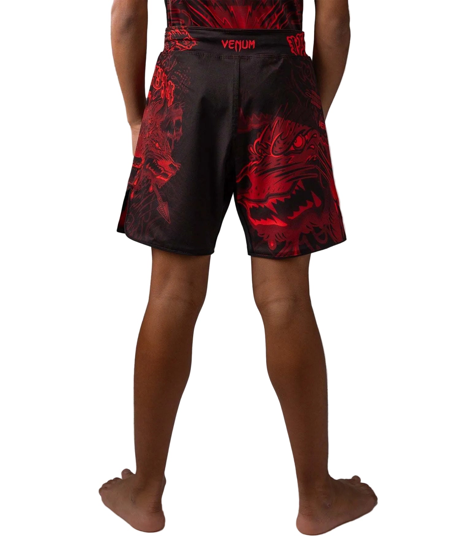 Fightshort enfant Venum Wolf Atak noir rouge, coupe fight, liberté de mouvement, sport combat enfant