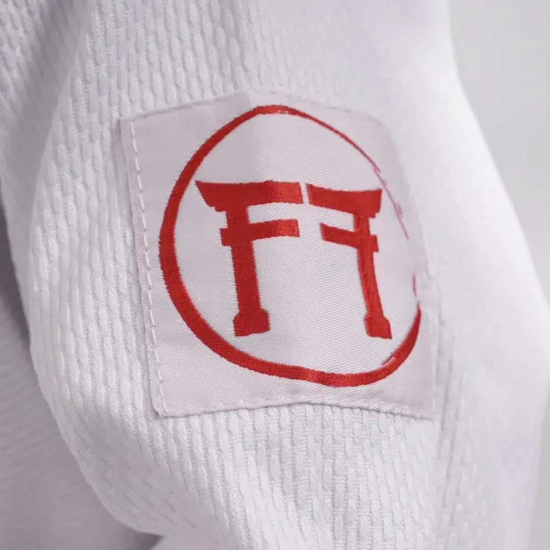 Kimono de Judo enfant Hajime léger et résistant avec ceinture blanche pour débutants