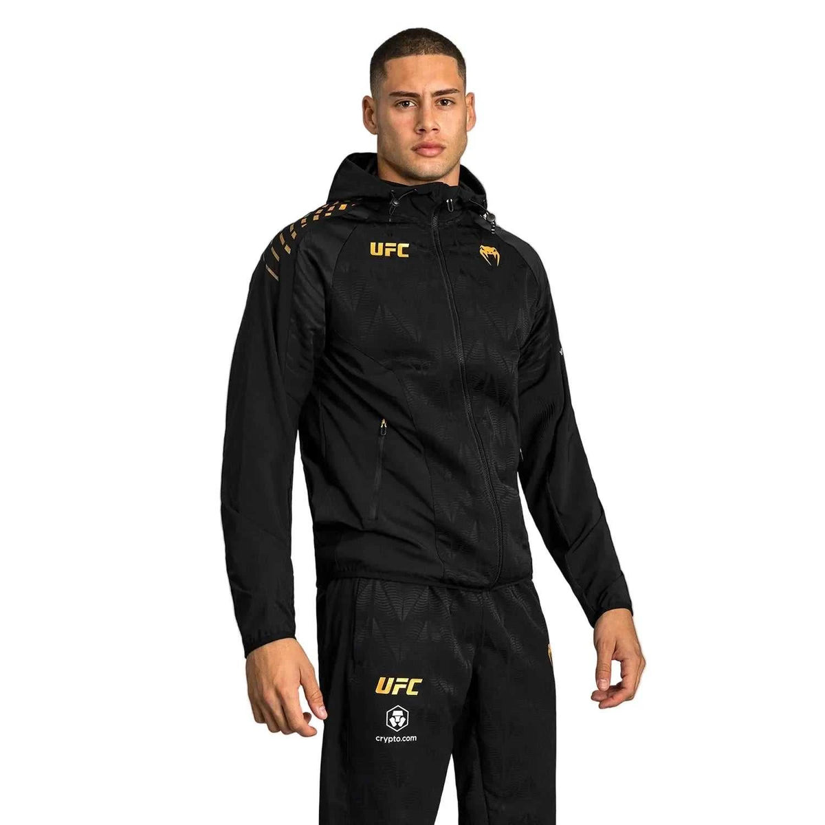 Sweat à capuche Venum UFC noir et or, coupe athlétique, confort premium pour entraînement et lifestyle