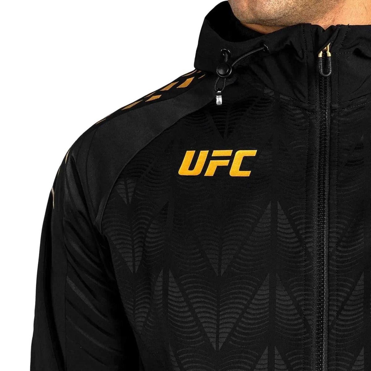 Sweat à capuche Venum UFC noir et or, style athlétique et confort premium pour entraînement et quotidien