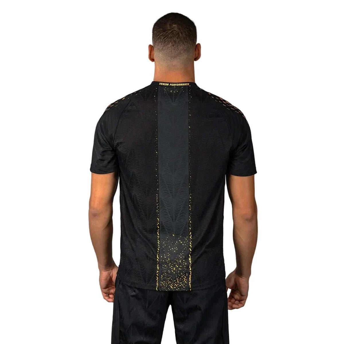 T-shirt Dry Tec Venum UFC noir et or performance respirant et confortable