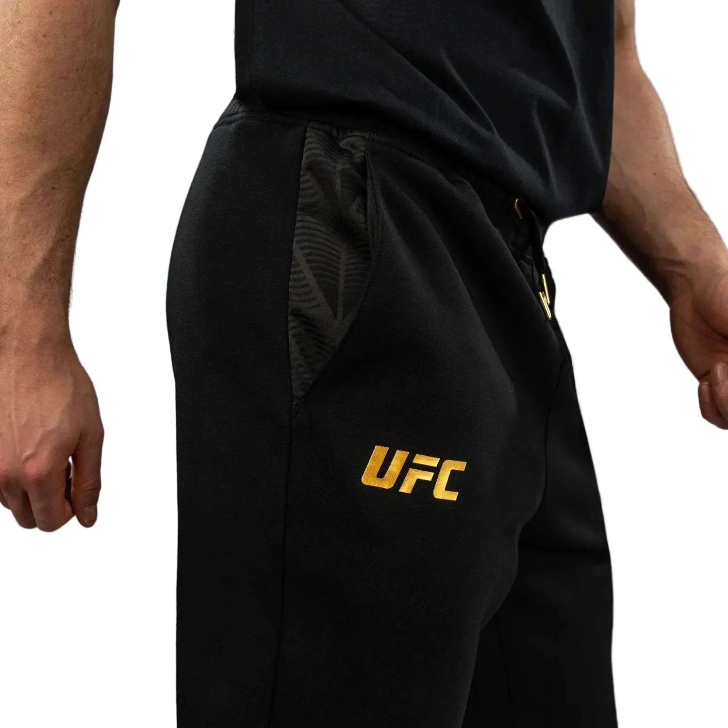 Pantalon de jogging Venum UFC Zenith noir et or, confortable et technique pour MMA et entraînement