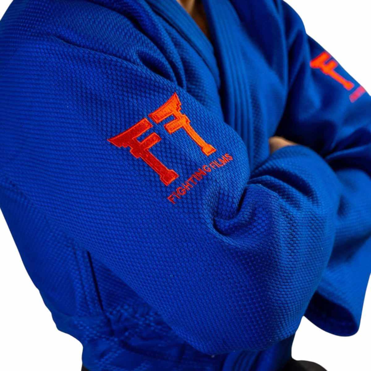 Kimono de Judo IJF bleu Standard Fit homologué compétition avec tissu 750 g renforcé et coupe cintrée