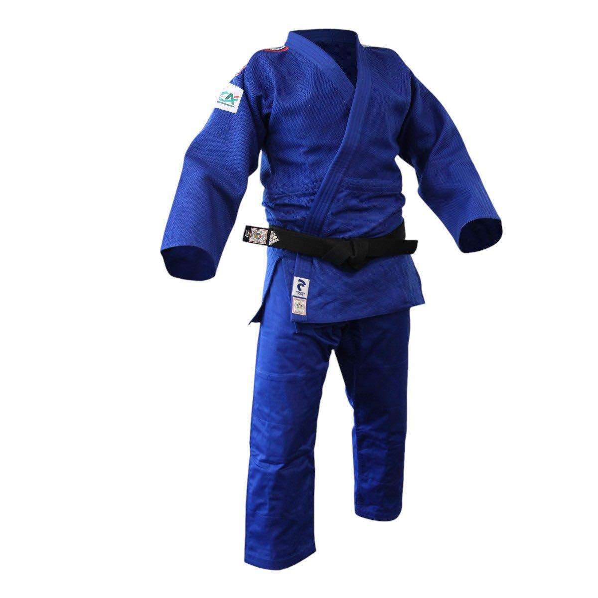 Kimono de Judo Adidas Replica bleu, tenue de compétition équipe de France, tissu résistant et coupe professionnelle.