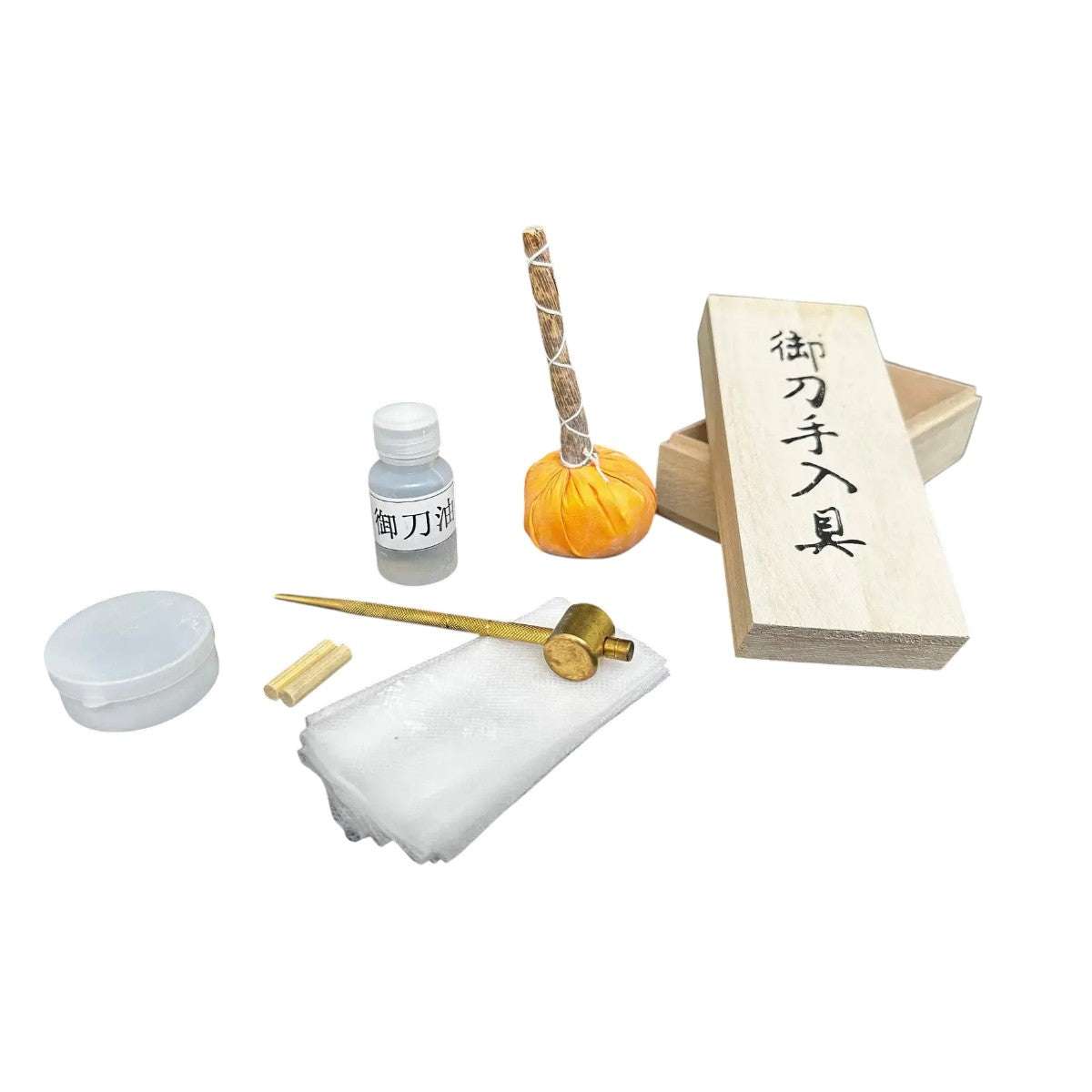 Kit de nettoyage essentiel pour katana avec huile, chiffon, uchiko et accessoires dans coffret bois