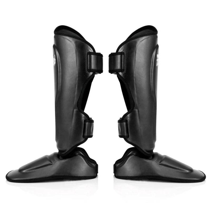 Protège-tibias Fairtex SP9 en cuir synthétique avec flexibilité ergonomique pour boxe et MMA
