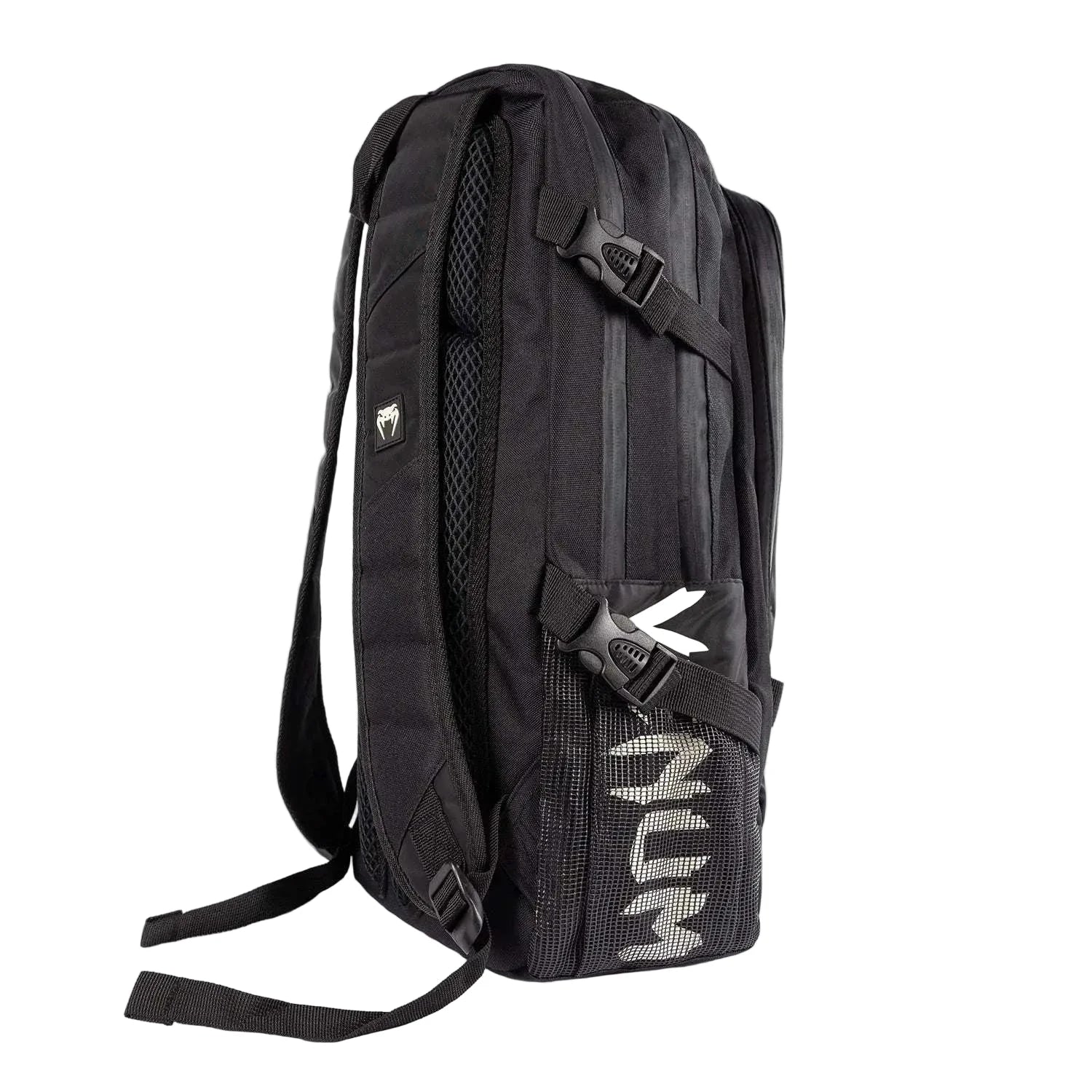 Sac à dos Venum Shockwave noir avec multiples poches pour sports de combat et bretelles rembourrées.
