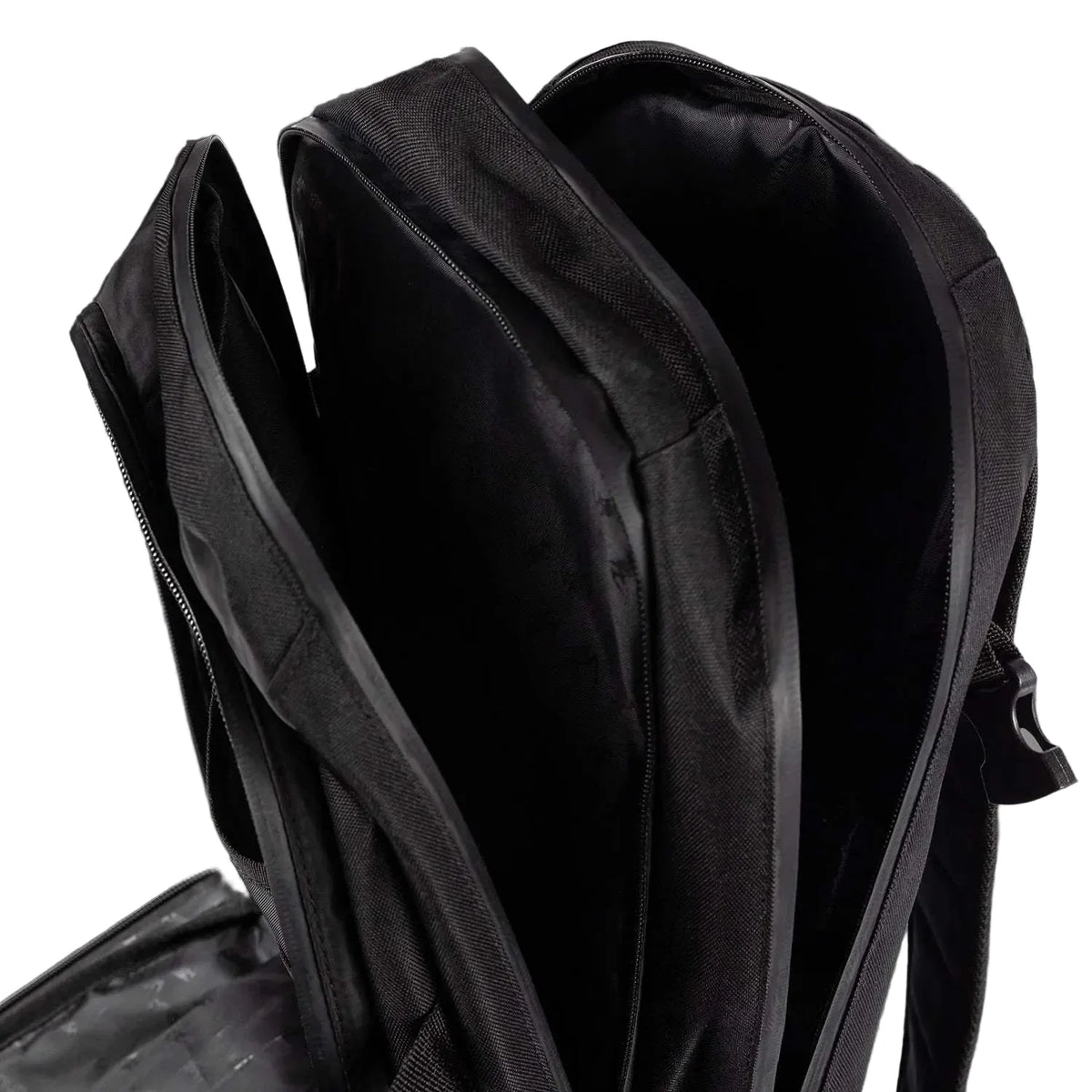 Sac à dos Venum Shockwave noir robuste et organisé pour sports de combat