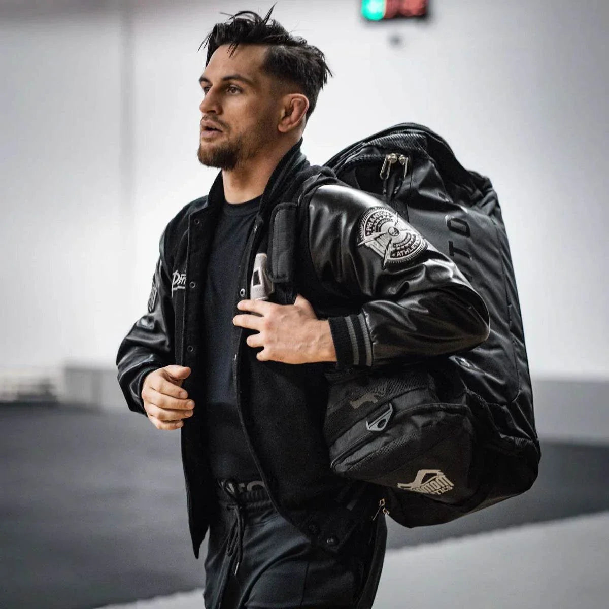 Sac de sport SHADOW Phantom Athletics noir robuste et spacieux pour sports de combat