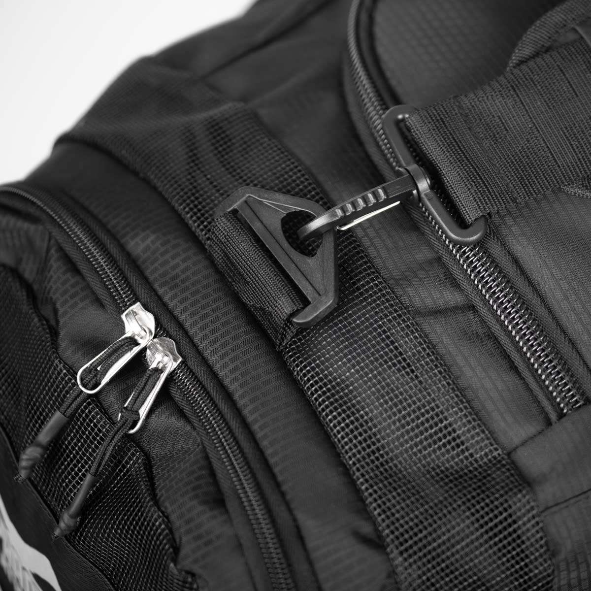 Sac de sport SHADOW Phantom Athletics noir robuste et spacieux pour sports de combat