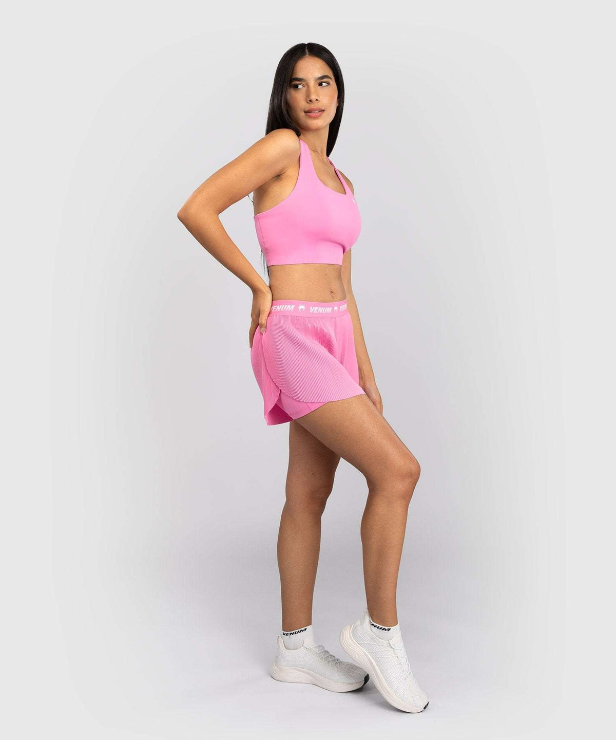 Short de training pour femmes Venum Flowfit rose bonbon, léger et confortable pour entraînement intense