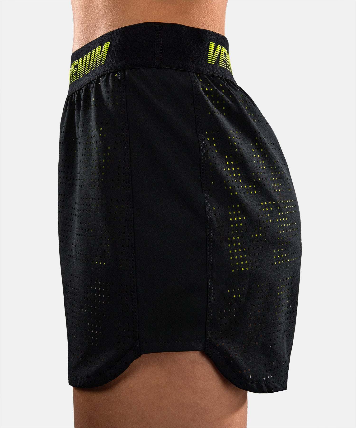Short d’entraînement femme Venum Lazer noir et jaune, maintien et légèreté pour fitness