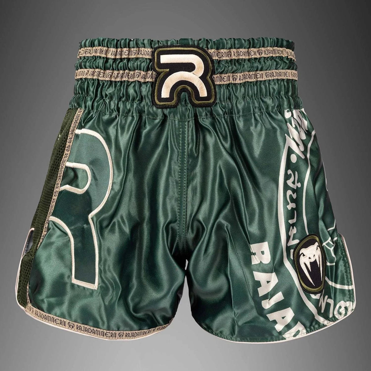 Short de Muay Thaï vert militaire Venum Rajadamnern avec coupe traditionnelle pour entraînements et combats pieds-poings