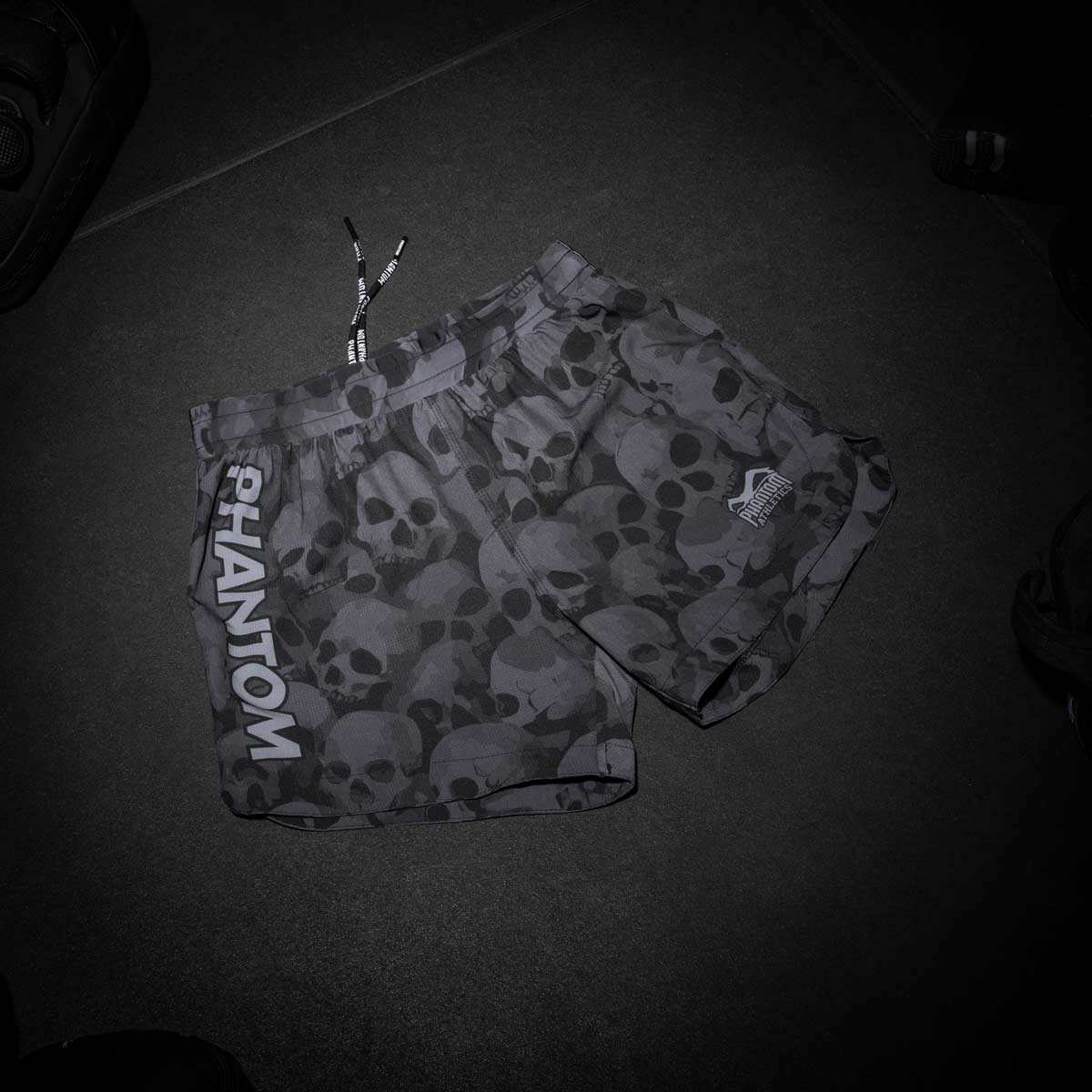 Short de combat FUSION Skull Camo noir en tissu ripstop léger et résistant pour MMA et sports de combat