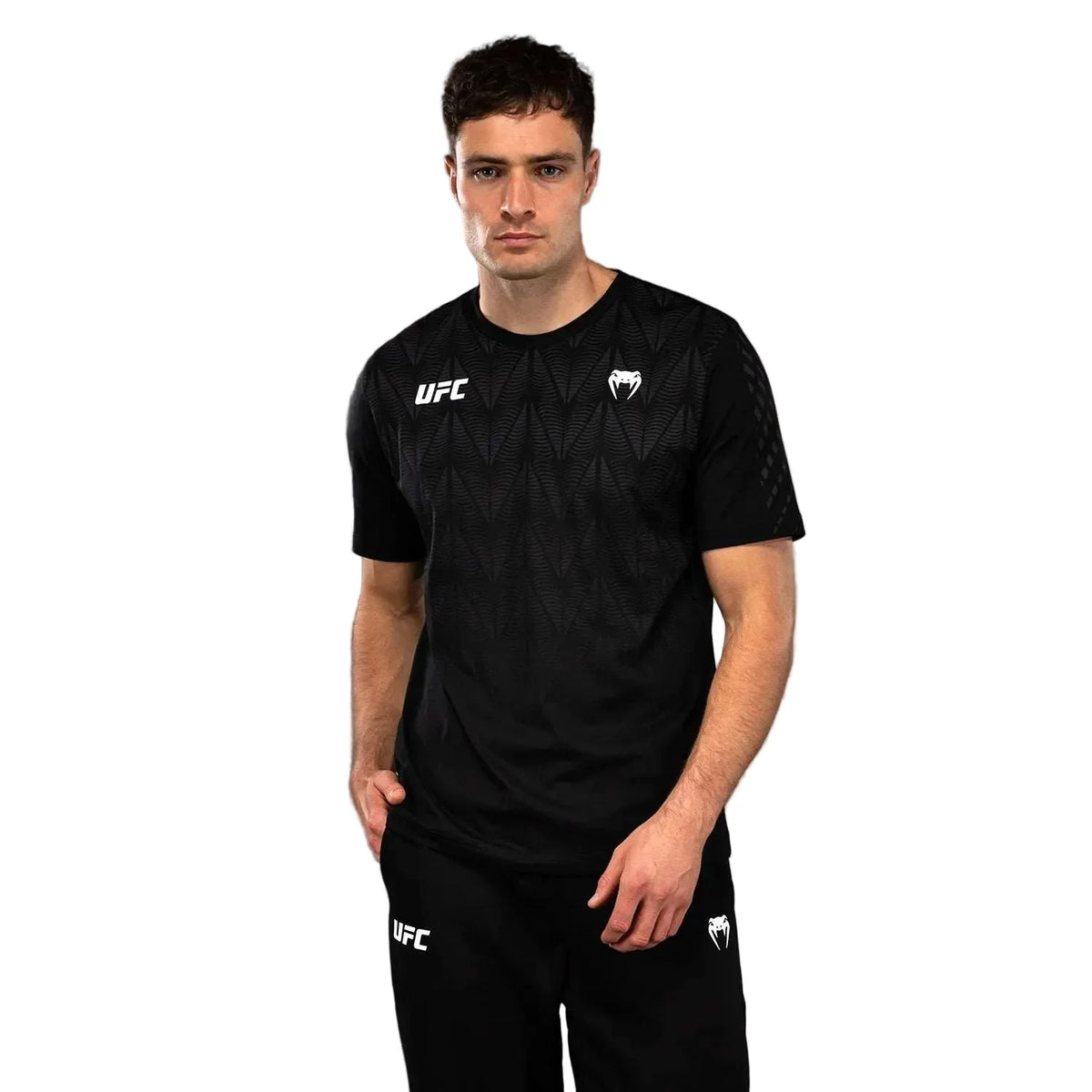 T-shirt Venum UFC Zenith Replica noir et blanc léger et respirant pour entraînement MMA
