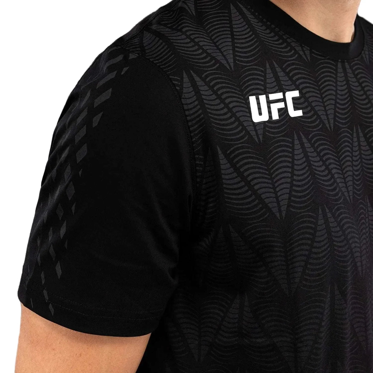 T-shirt Venum UFC Zenith noir et blanc léger et respirant pour entraînement MMA