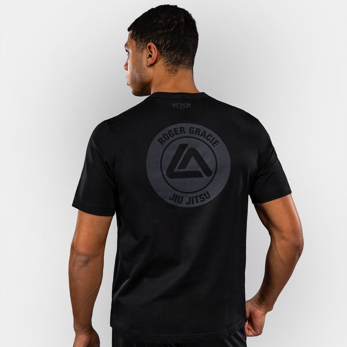 T-shirt Venum noir manches courtes coton premium collaboration Roger Gracie Academy sports de combat
