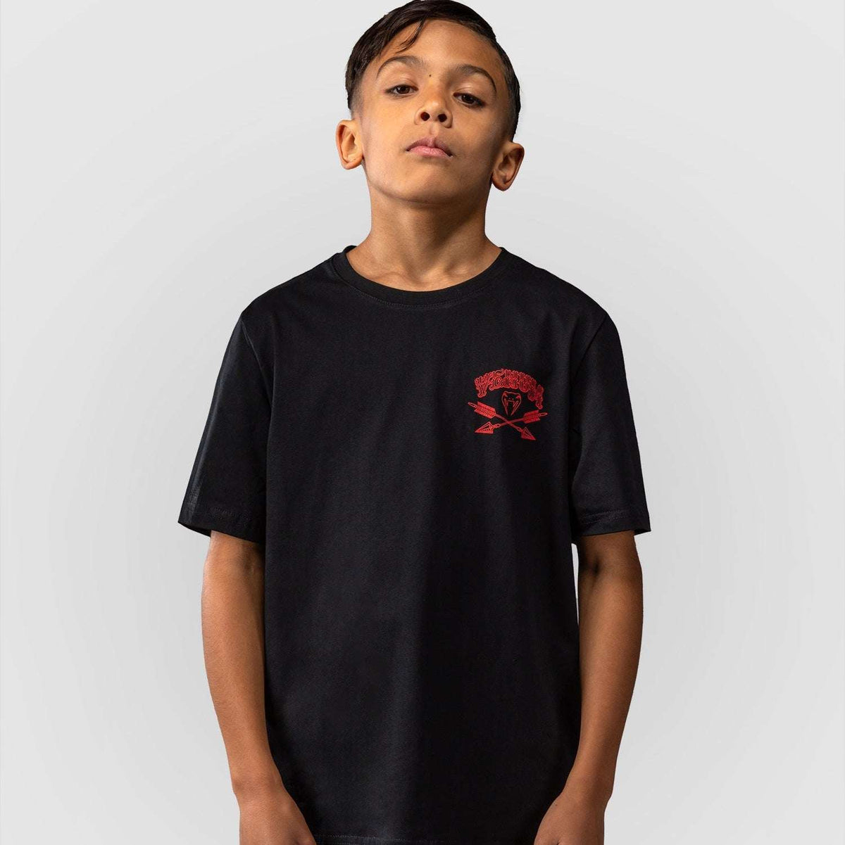 T-shirt enfant Venum Wolf Atak noir et rouge avec graphisme loup pour sports de combat