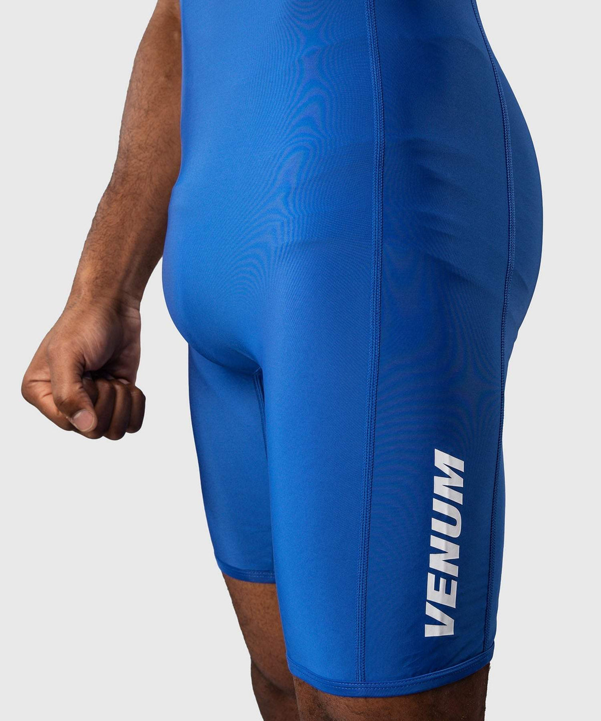 Combinaison de lutte Venum homme noire, tissu compressif et extensible, tenue seconde peau pour entraînement et compétition