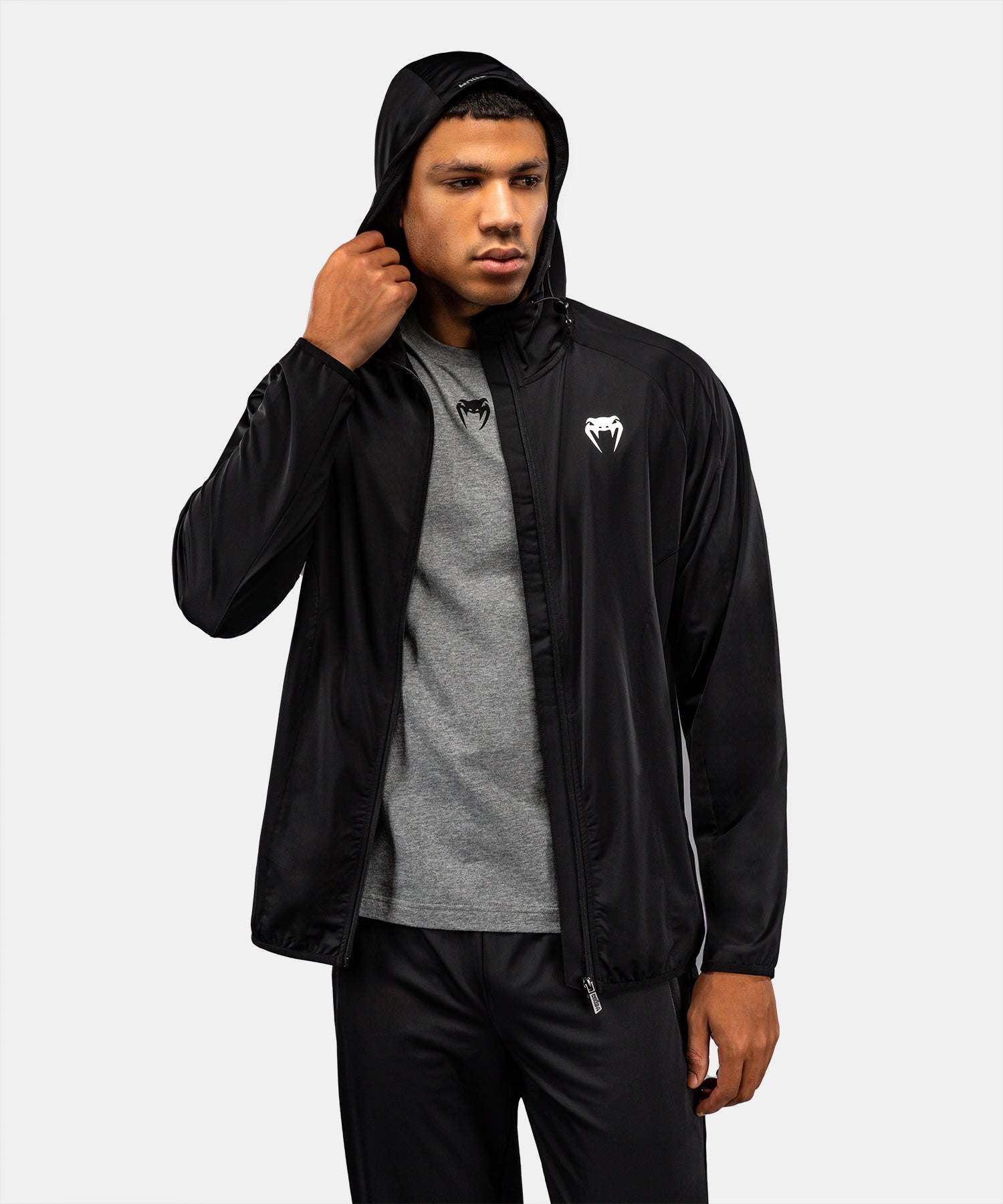 Veste de survêtement Venum Contender Aero noire, coupe ajustée et respirante, idéale pour sport et quotidien