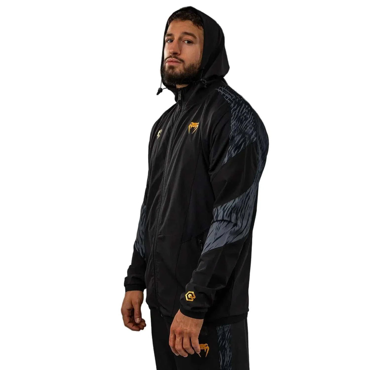 Veste de survêtement Venum x Chimaev Wild Borz noire et grise, design athlétique et confortable pour entraînement et sport
