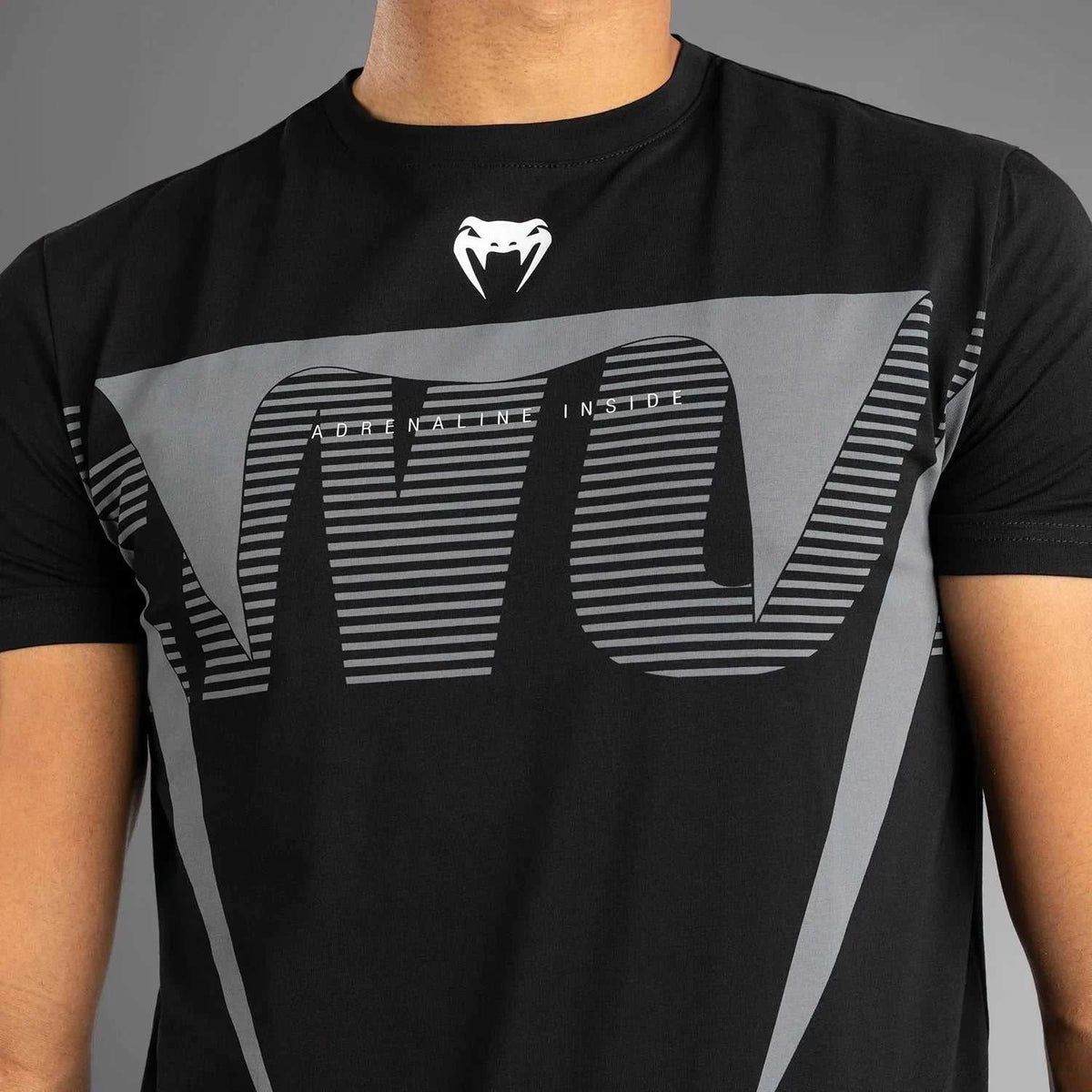 T-shirt Venum Adrenaline noir argent gris pour entraînement sportif et MMA