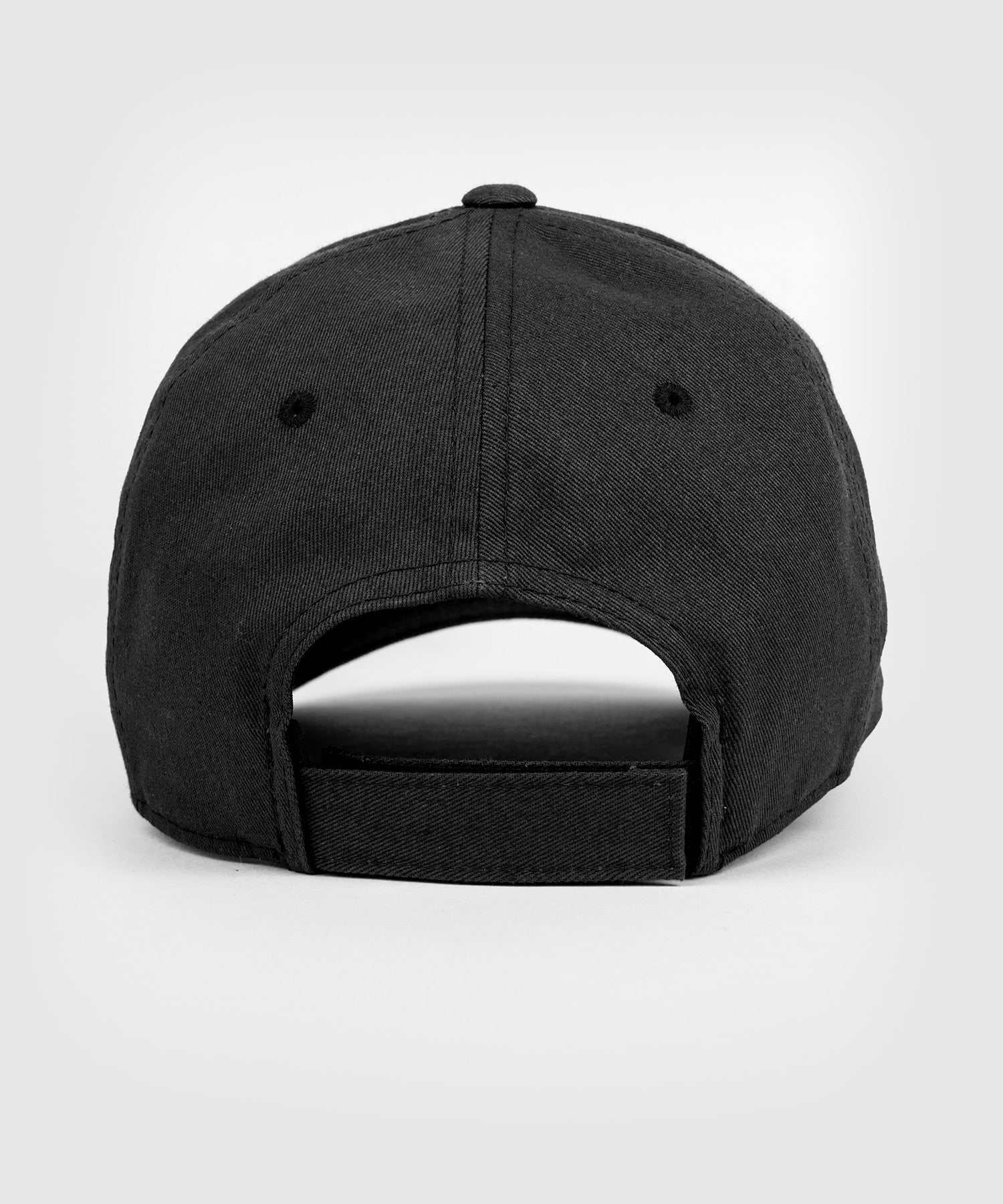 Casquette Venum Classic 2.0 noire avec logo brodé blanc et fermeture ajustable