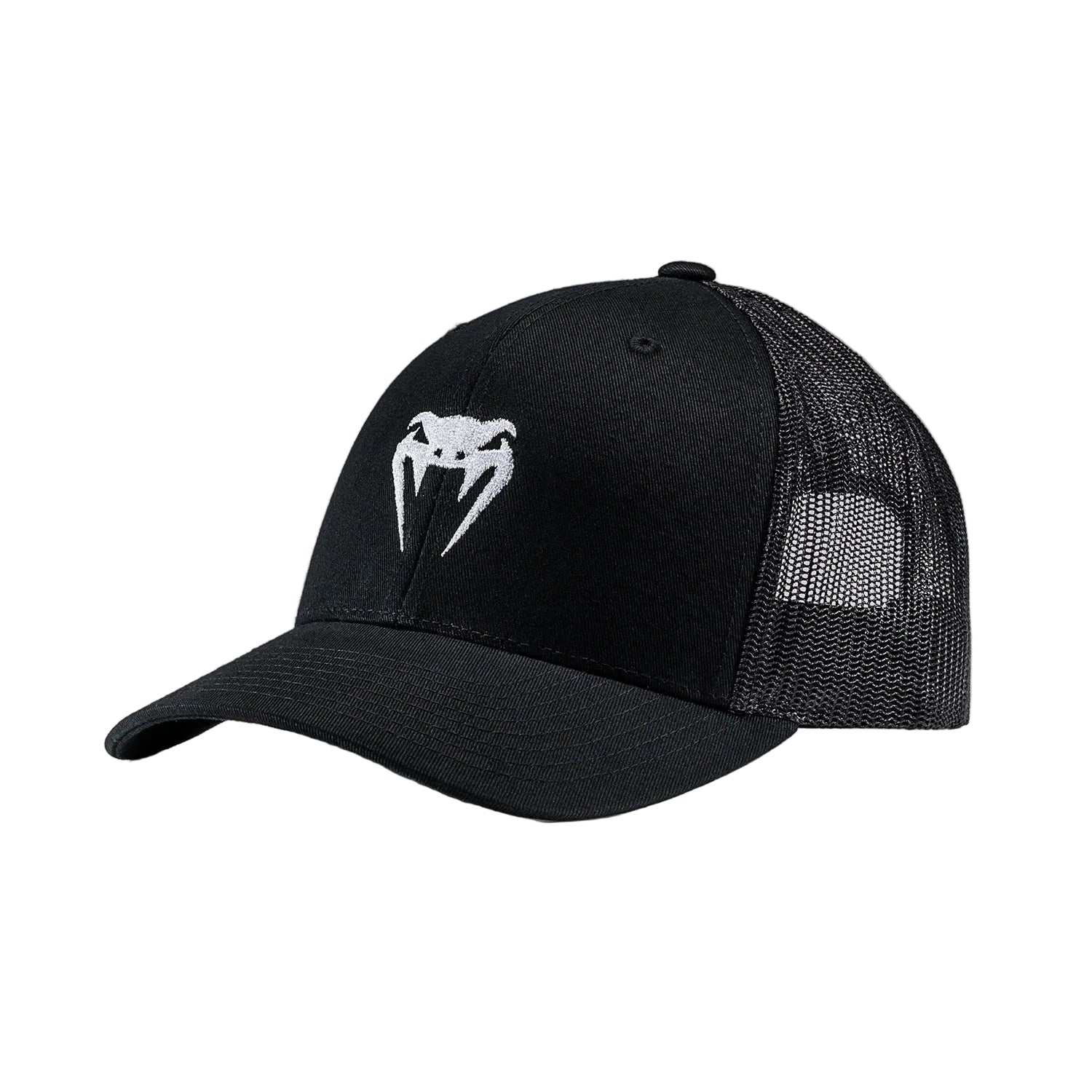 Casquette Venum Classic Trucker noire avec logo brodé blanc et maille respirante arrière